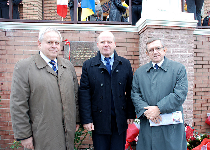 Wiceprezydent Katowic Michał Luty, prezes Towarzystwa Polaków Doniecka Anatol Terlecki, przewodniczący Rady Miasta Katowice Jerzy Forajter