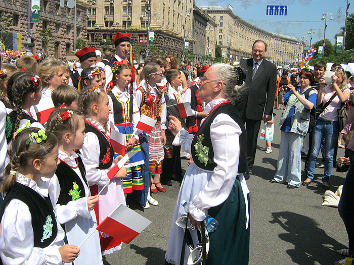 Okrasą Dni Europy w Kijowie stały się występy Dziecięcego Zespołu Wokalnego „Dzwoneczki” oraz Polskiego Ludowego Zespołu Tanecznego „Koroliski” z Żytomierza
