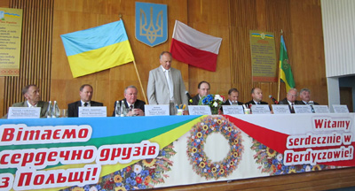 W Sali posiedzeń Rady Miejskiej Berdyczowa odbyło się oficjalne spotkanie polskiej delegacji z władzami miasta