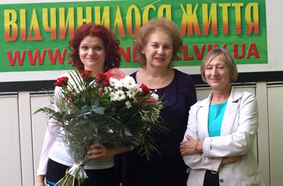 Autorki i realizatorzy projektu  Łesia Gorowa(L) i Aniela Jurkowska (C) 