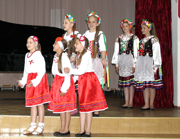 Dziecięcy zespół polskiej pieśni „Gwiazdeczka”, gdziekolwiek by nie występował, wszędzie jest bardzo pozytywnie i wysoko oceniany