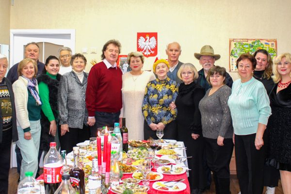 „W nadchodzące święta bądźmy razem”