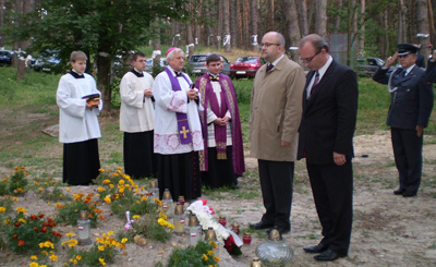 Aby żyjący naśladowali godność i ofiarność zmarłych