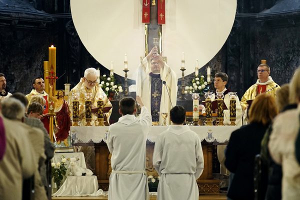 Uroczysta Liturgia w kościele św. Mikołaja