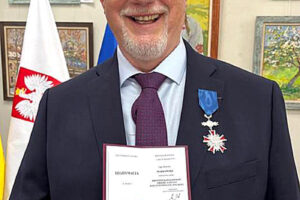 Krzyż Kawalerski Orderu Zasługi Rzeczypospolitej  dla pana Mariusza Markowskiego, przedsiębiorcy z Kijowa