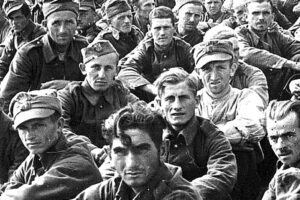 Polscy jeńcy w sowieckiej niewoli. Kurs reżimu stalinowskiego na likwidację elity narodu polskiego, podstaw Państwa Polskiego