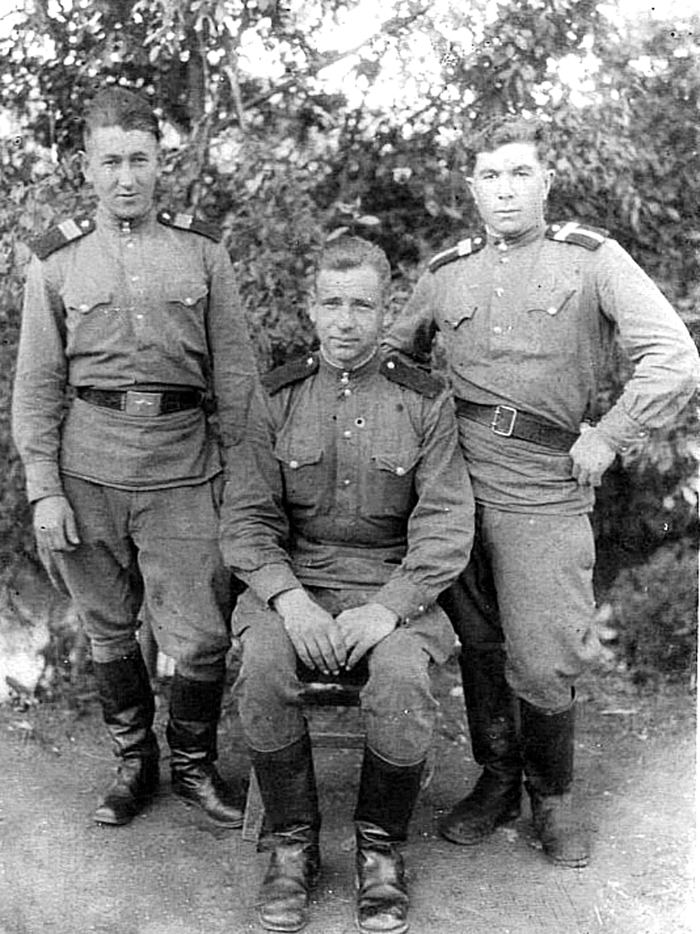 Pradziadek Marian (w centrum zdjęcia) w wojsku