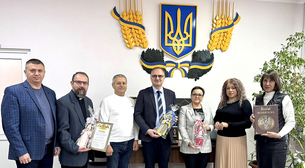 W ramach współpracy z partnerami międzynarodowymi gminę Rokitne odwiedzili: konsul RP w Kijowie Paweł Owad, konsul Anna Babiak-Owad oraz proboszcz parafii rzymskokatolickiej pw. Wniebowzięcia Najświętszej Maryi Panny w Rokitnem ks. Marek Rudź